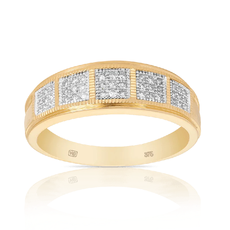 Faint finish ring-0.20ct TW Diamond Men's Wedding Band in 9ct Yellow Gold