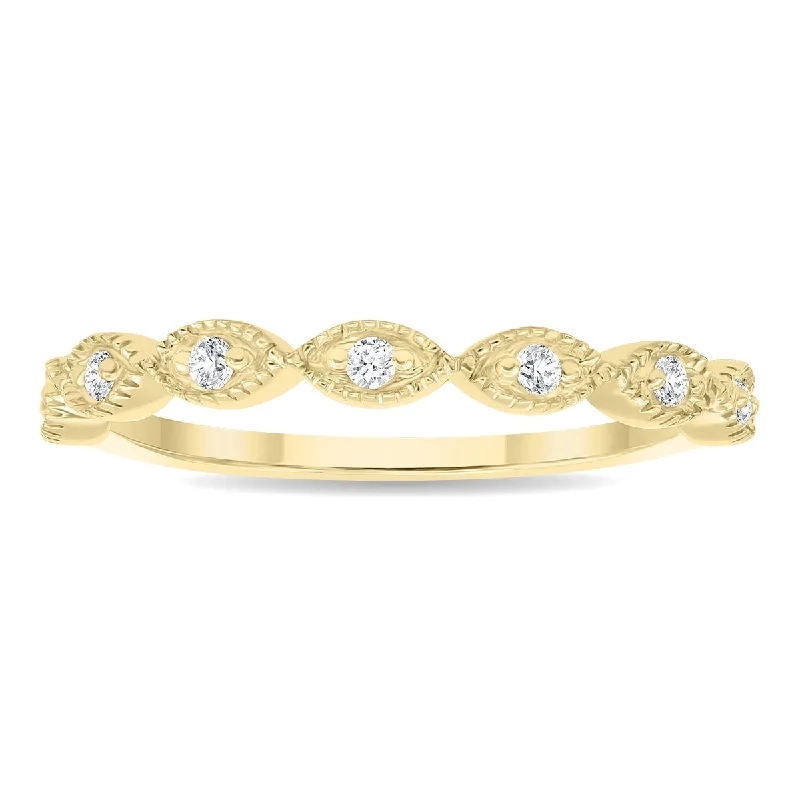 Frilled edge ring-Women's 1/10 Carat TW Diamond Wedding Band in 10K Yellow Gold